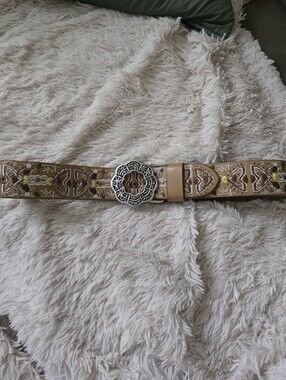 Lucky Brand Vintage Embroidered Leather belt